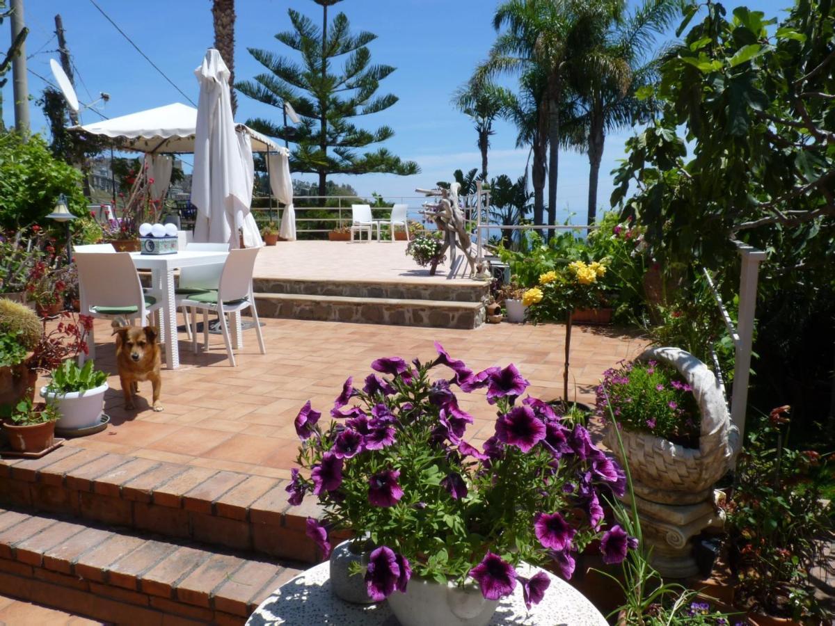 Holidaysora Taormina - Il Giardino Di Graziella Exteriör bild